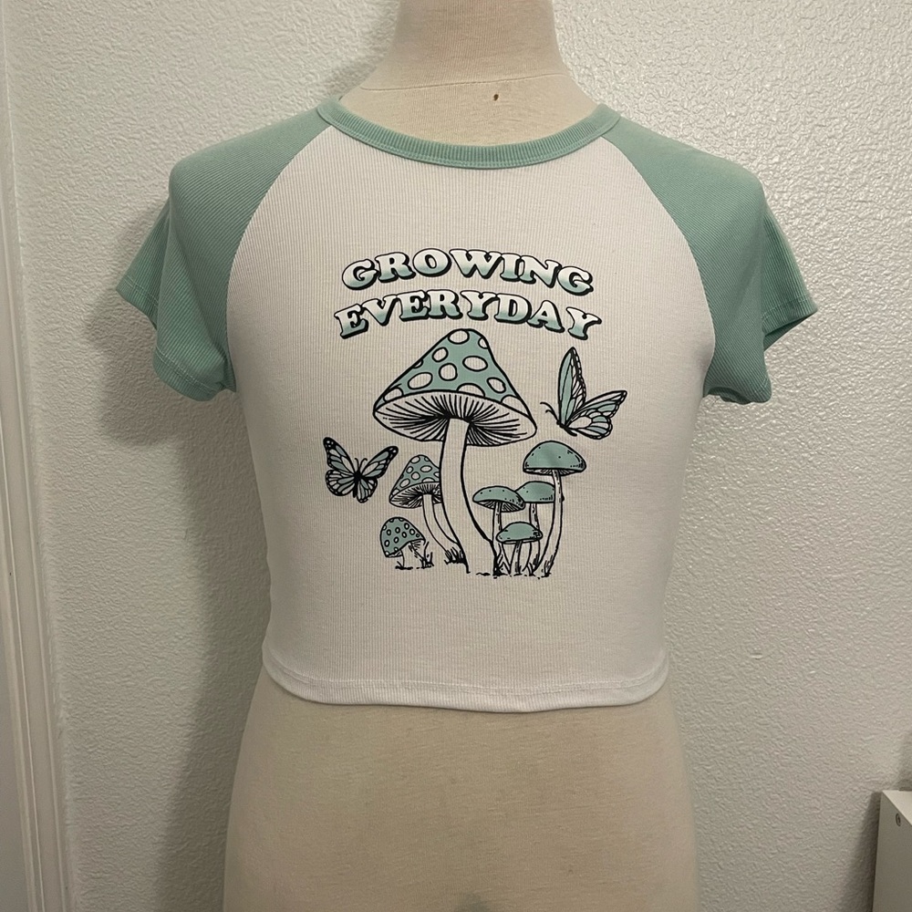 Graphic baby tee